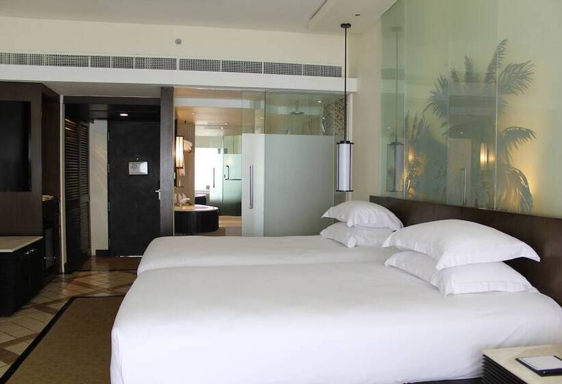 חדר דלוקס נוף לגינה, Pullman Phuket Karon Beach Resort