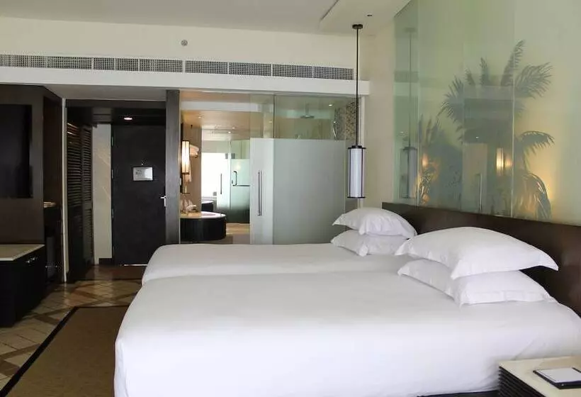 オーシャンビューデラックスルーム, Pullman Phuket Karon Beach Resort