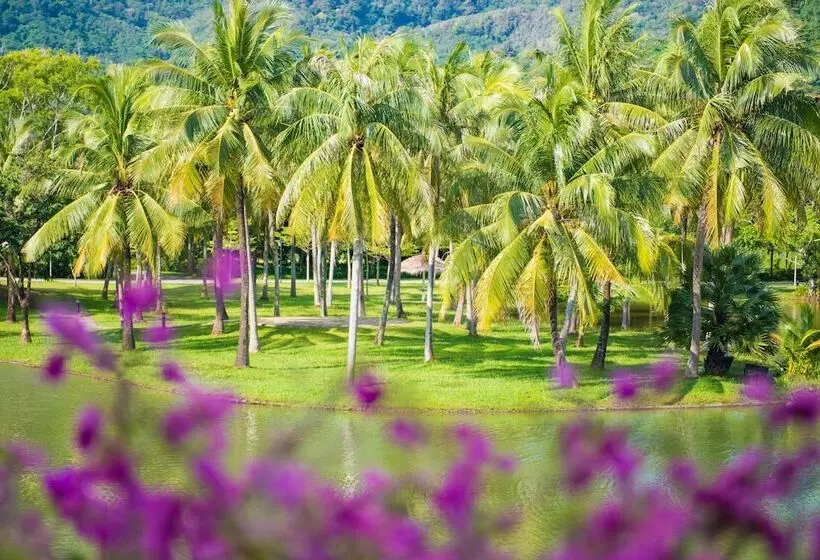 Junior Suite Vista Jardín, Pullman Phuket Karon Beach Resort