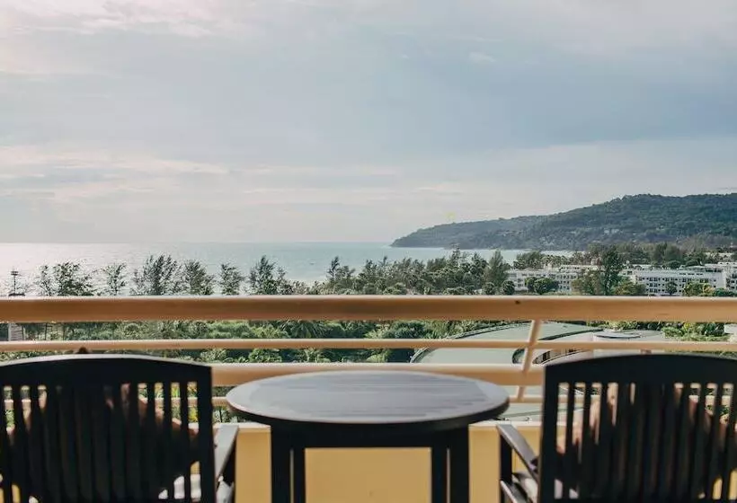 オーシャンビュージュニアスイート, Pullman Phuket Karon Beach Resort