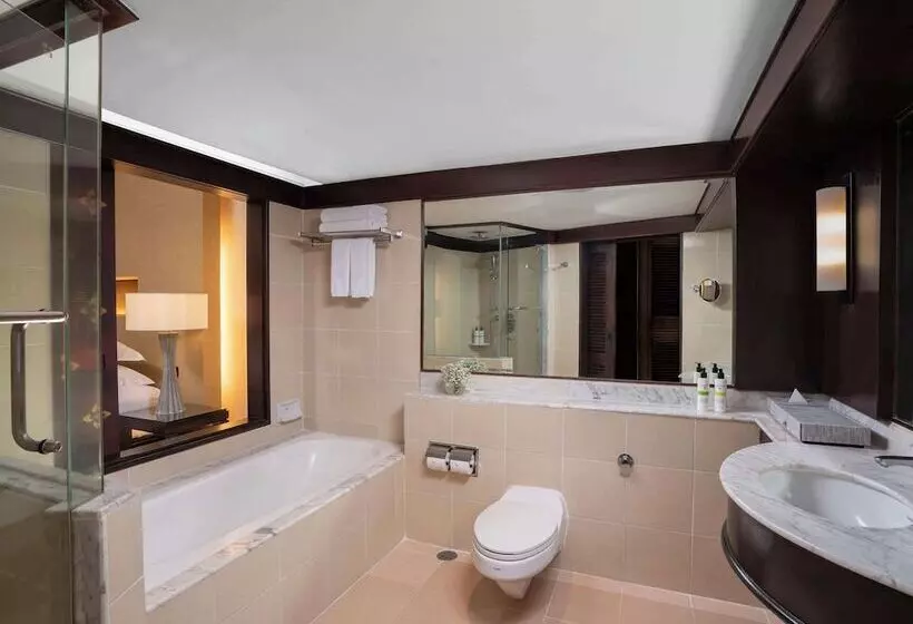 オーシャンビュージュニアスイート, Pullman Phuket Karon Beach Resort