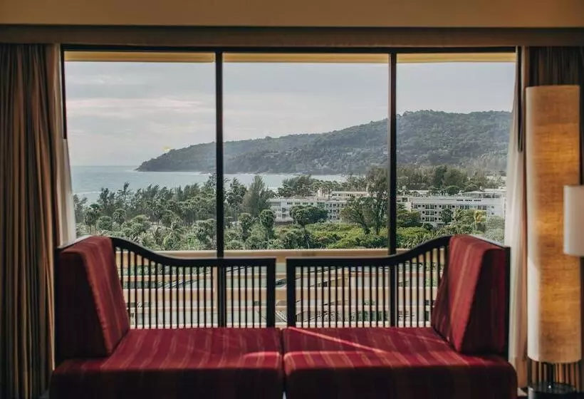 オーシャンビュージュニアスイート, Pullman Phuket Karon Beach Resort