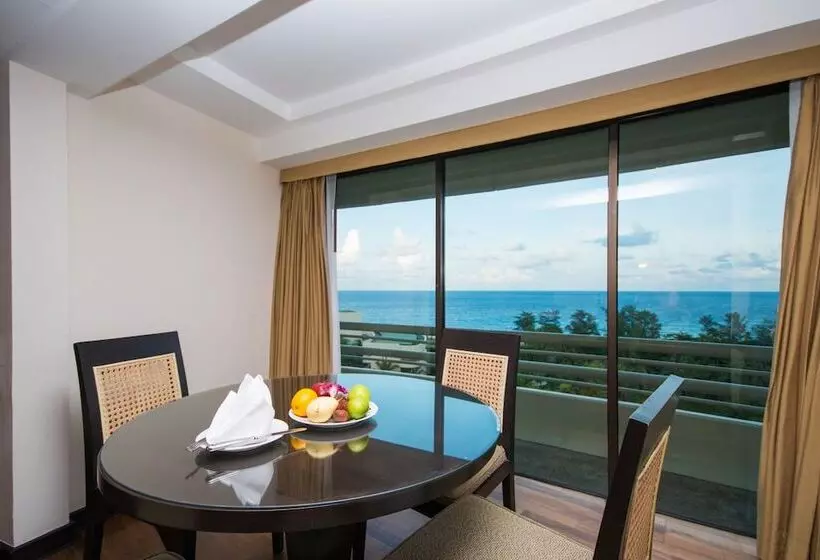 オーシャンビュージュニアスイート, Pullman Phuket Karon Beach Resort