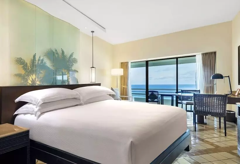 オーシャンビューデラックスルーム, Pullman Phuket Karon Beach Resort