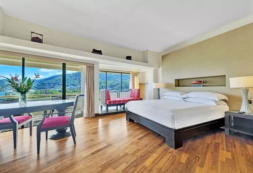 Junior Suite Vista Jardín, Pullman Phuket Karon Beach Resort