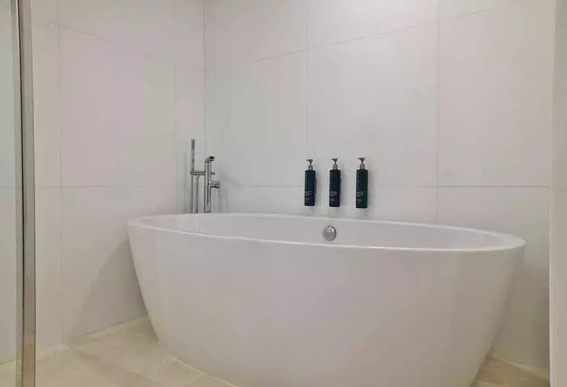 オーシャンビューデラックススイート, Pullman Phuket Karon Beach Resort