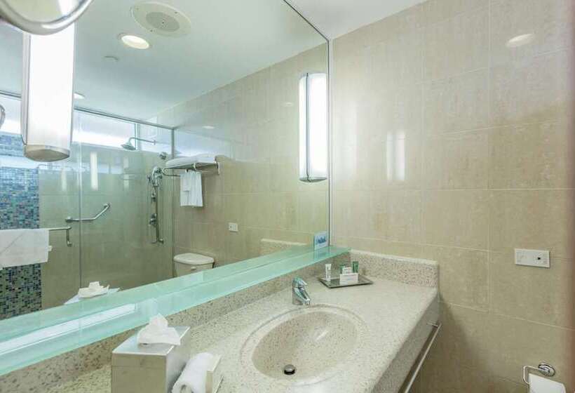 Люкс Deluxe Вид на Море, Pullman Phuket Karon Beach Resort