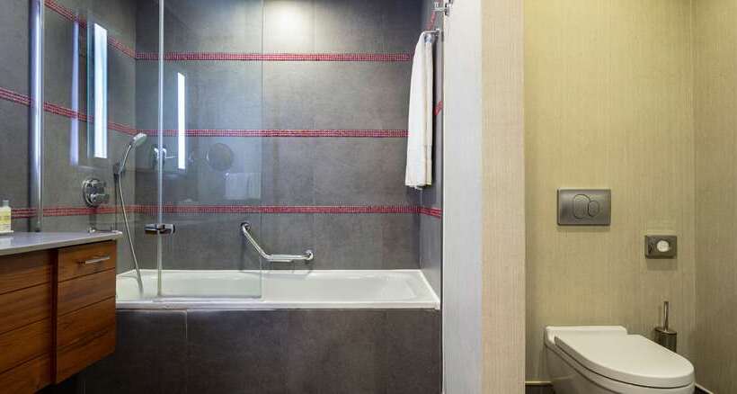 Люкс Deluxe Вид на Море, Pullman Phuket Karon Beach Resort