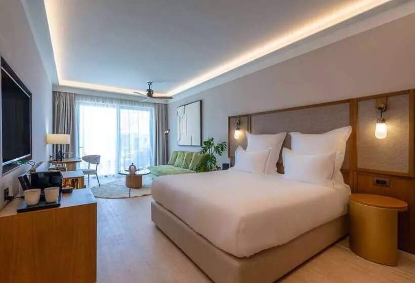 オーシャンビュージュニアスイート, Pullman Phuket Karon Beach Resort