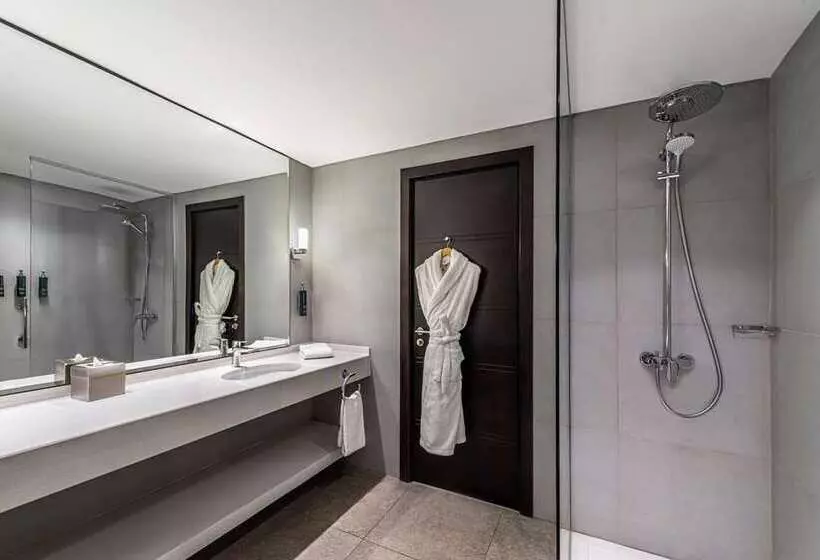 オーシャンビュージュニアスイート, Pullman Phuket Karon Beach Resort