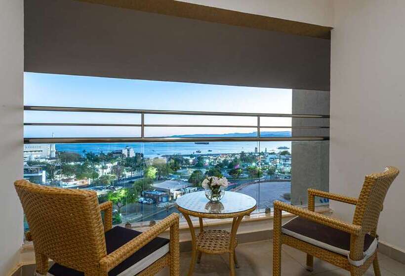 סוויטת ג'וניור נוף לים, Pullman Phuket Karon Beach Resort