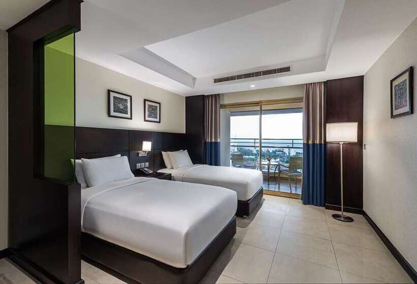 סוויטת ג'וניור נוף לים, Pullman Phuket Karon Beach Resort