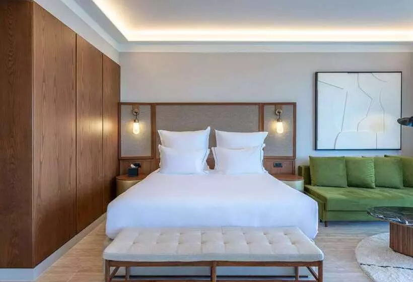 オーシャンビュージュニアスイート, Pullman Phuket Karon Beach Resort