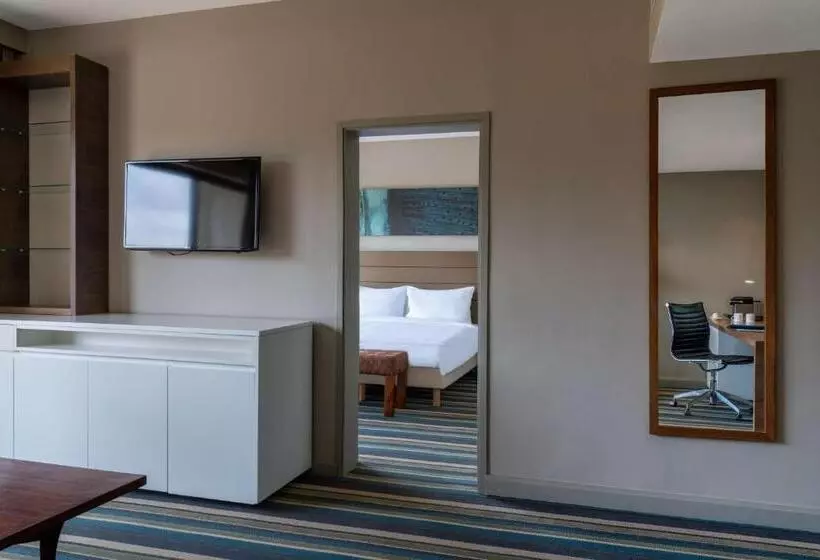 سوئیت با بالکن, Radisson Blu Mammy Yoko