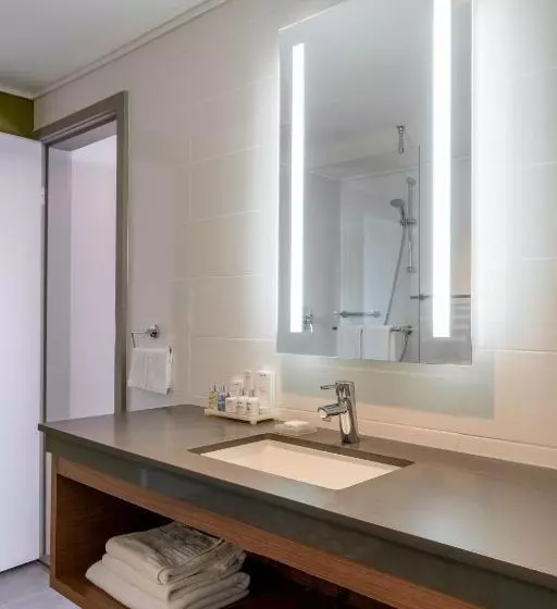 سوئیت با بالکن, Radisson Blu Mammy Yoko