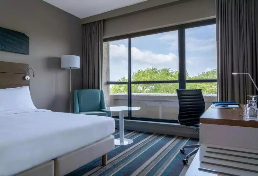 سوئیت با چشم‌انداز, Radisson Blu Mammy Yoko