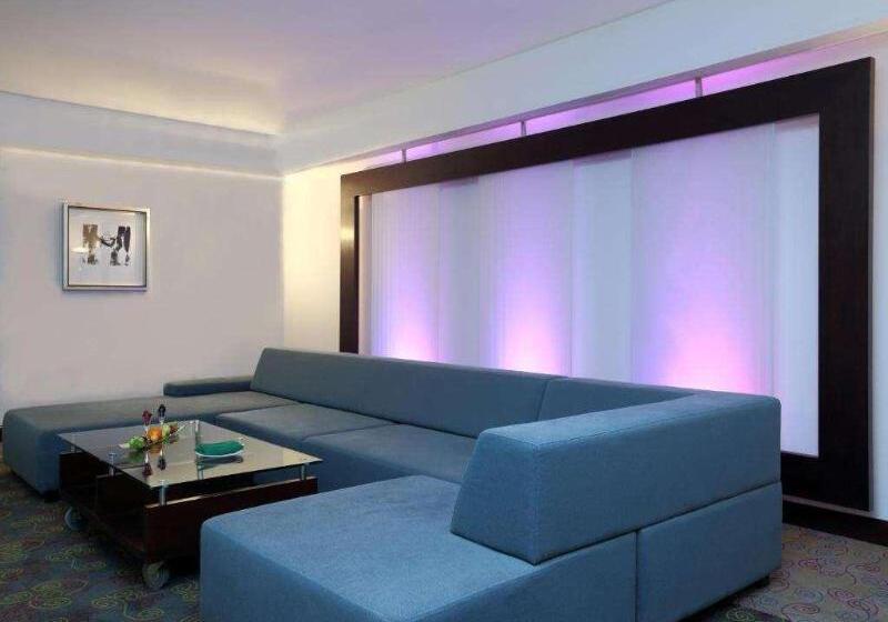 סוויטה, Radisson Blu Hotel, Riyadh