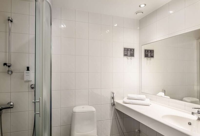 חדר משפחתי, Scandic Laajavuori