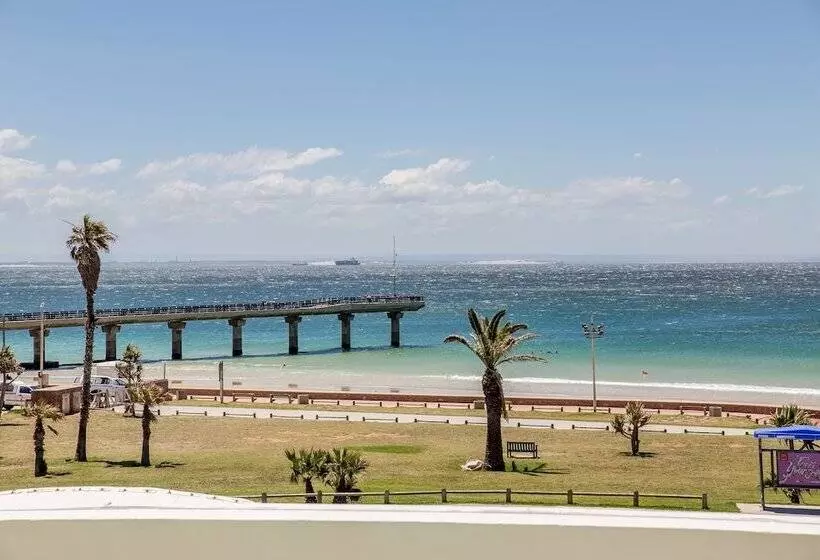 サイドオーシャンビュースタンダードルーム, The Beach