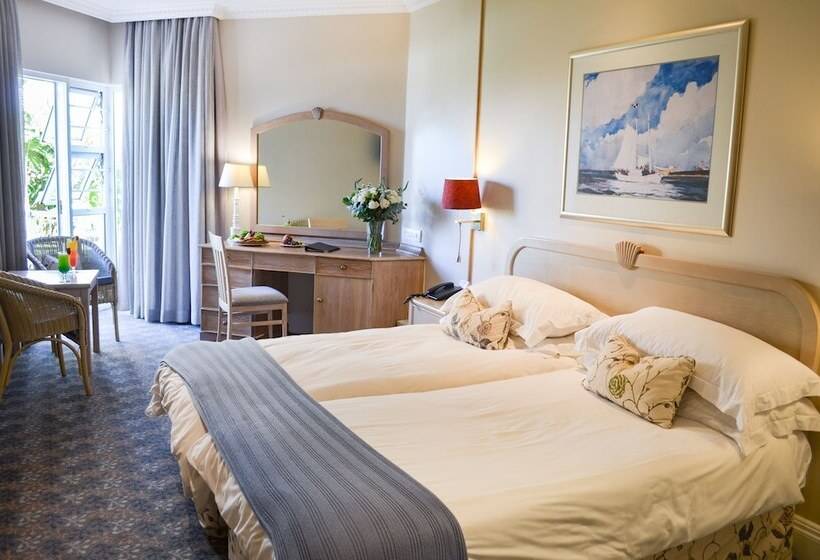 オーシャンビュースタンダードルーム, The Beach