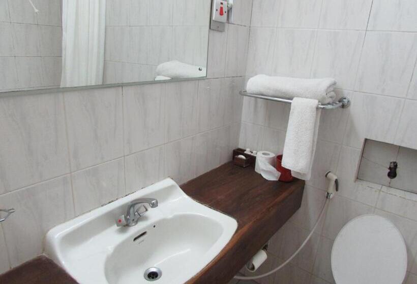 스탠다드 룸, Equator