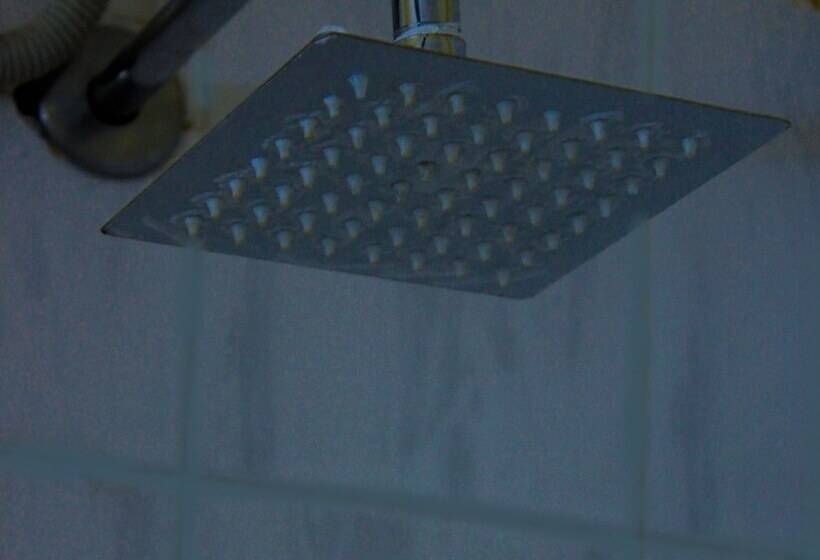 스탠다드 룸, Equator