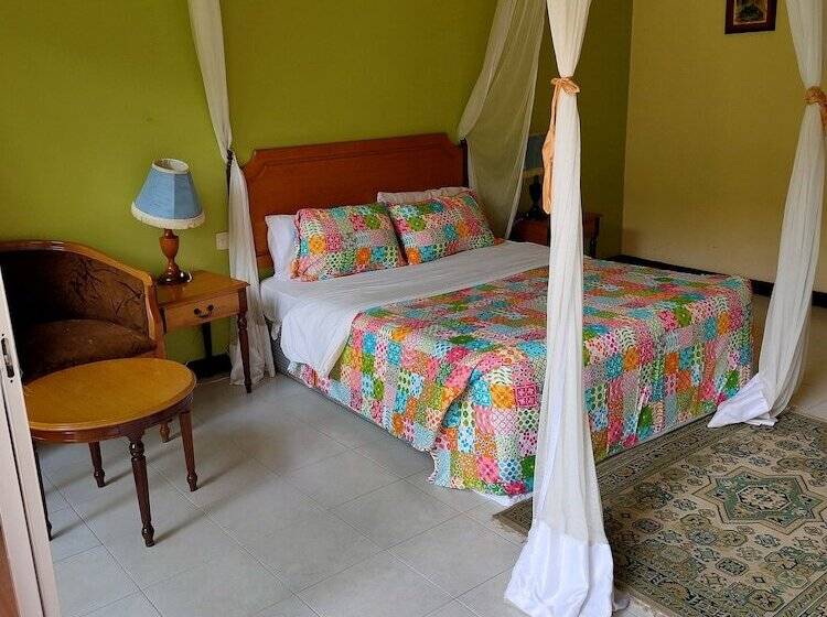 스탠다드 룸, Equator