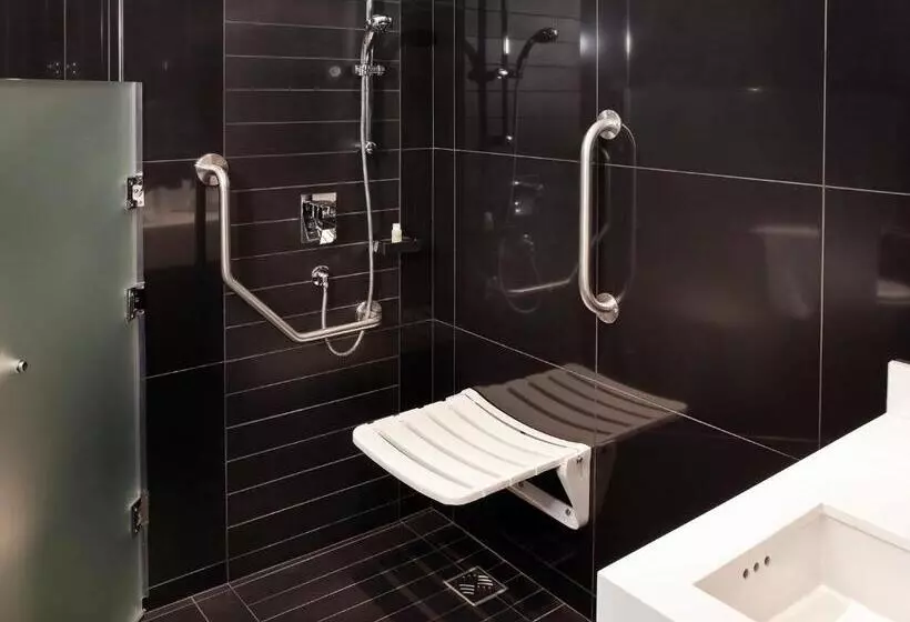 身障者適用スタンダードルーム, The Maslow Hotel, Sandton