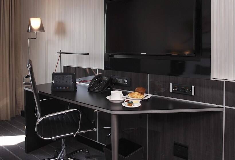 발코니 디럭스 룸, The Maslow Hotel, Sandton