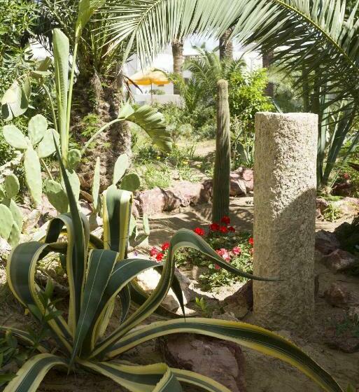 חדר סטנדרט לשלושה, The Sindbad