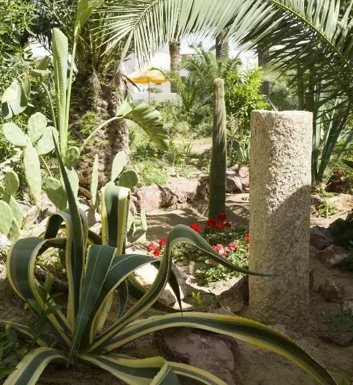 اتاق استاندارد سه نفره, The Sindbad