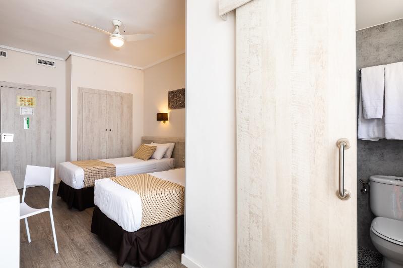 اتاق سوپریور, Tropicana Pattaya