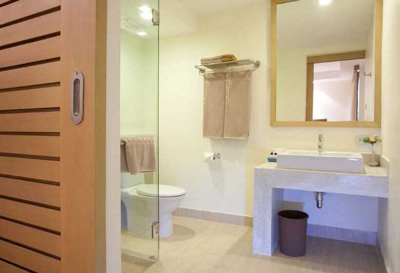 کلبه سوپریور, Tropicana Pattaya