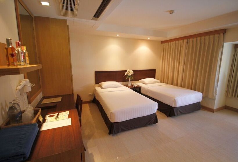 Хижина Superior, Tropicana Pattaya