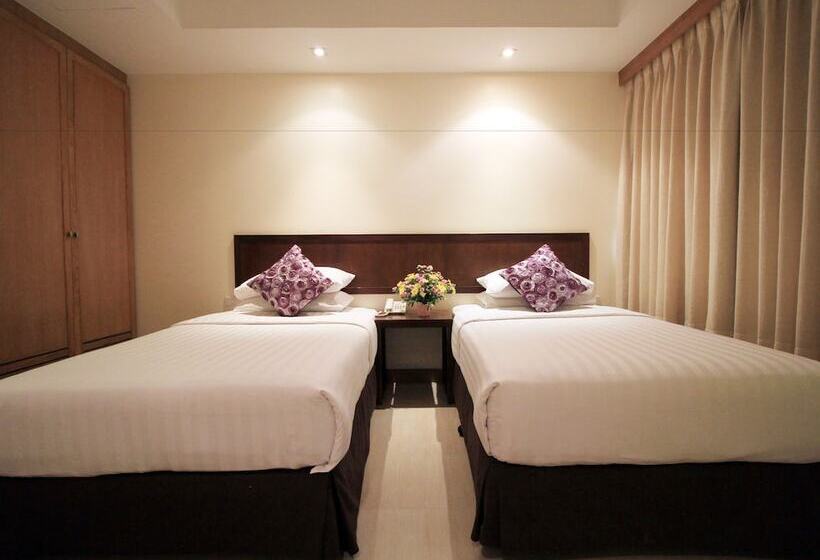 کلبه سوپریور, Tropicana Pattaya