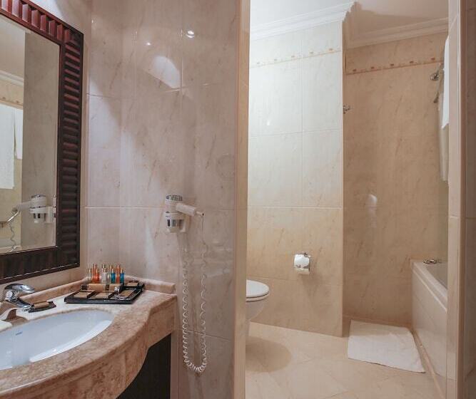 سوییت خانوادگی, Almira Hotel Thermal Spa & Convention Center