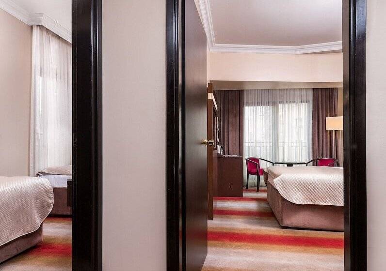 اتاق خانوادگی, Almira Hotel Thermal Spa & Convention Center