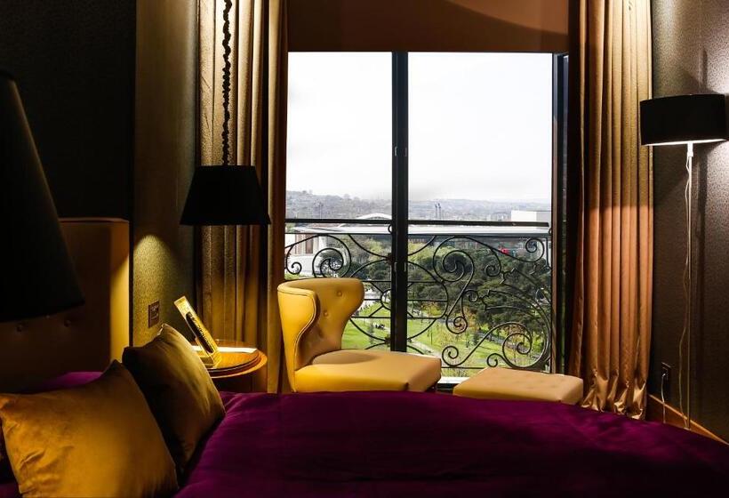 استودیوی لوکس, Almira Hotel Thermal Spa & Convention Center