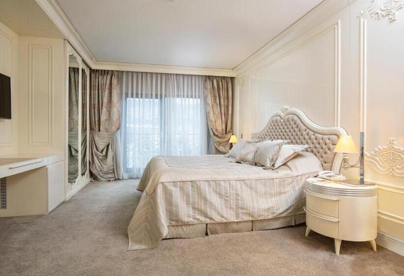 سوئیت پرزیدنت, Almira Hotel Thermal Spa & Convention Center