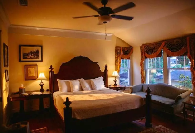 キングサイズベッドのスタンダードルーム, Anchuca Historic Mansion & Inn