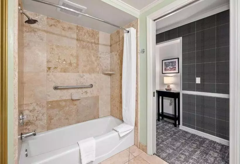 اتاق لوکس با تخت بزرگ, Apple Farm Inn