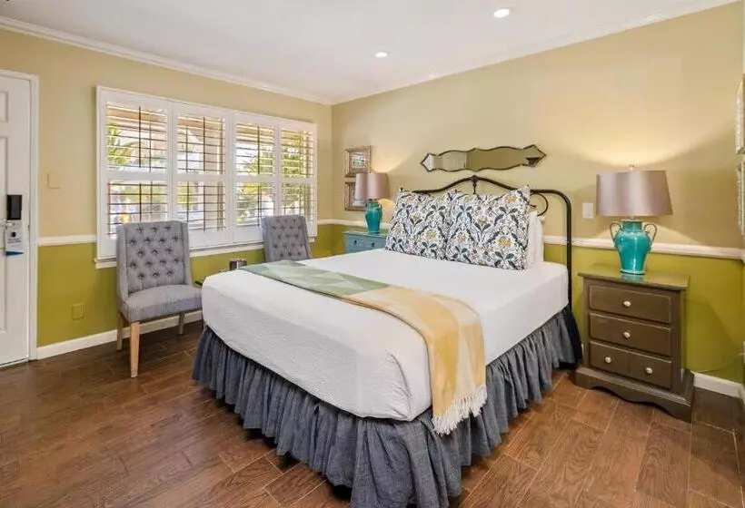 اتاق استاندارد, Apple Farm Inn