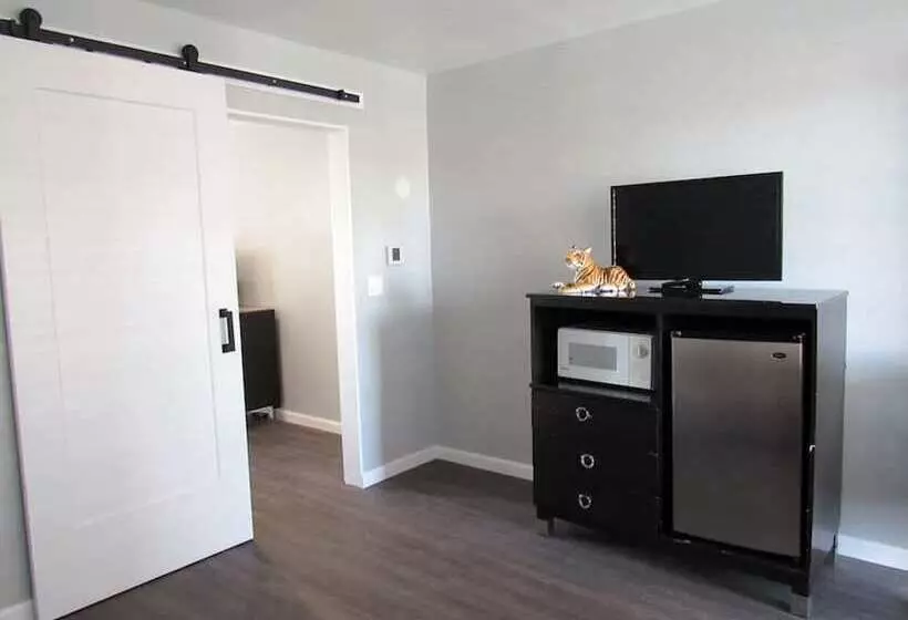 スイート, Capri Suites Anaheim