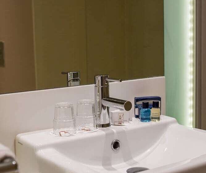 اتاق سوپریور سه تخته, Golf Royal