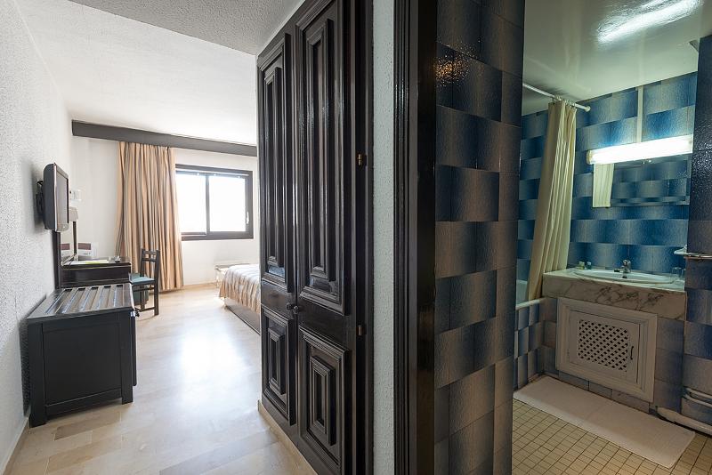 اتاق استاندارد, Golf Royal