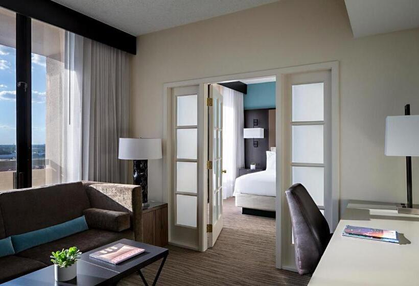Junior Suite met Kingsize Bed, Houston Marriott Westchase