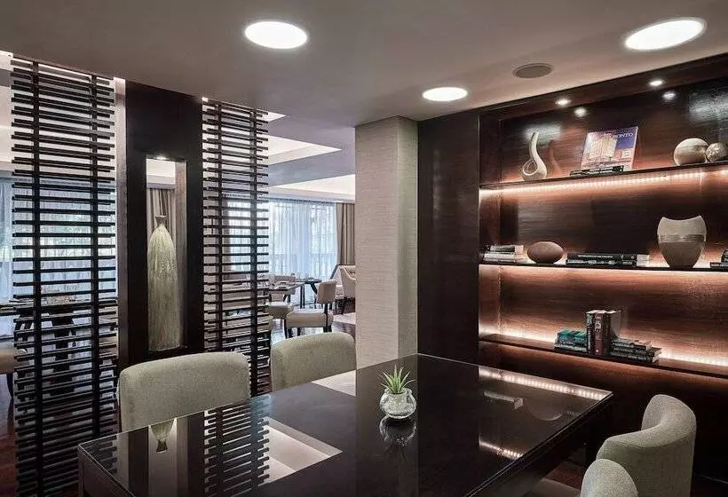 سوئیت با چشم‌انداز, Marriott Mena House, Cairo
