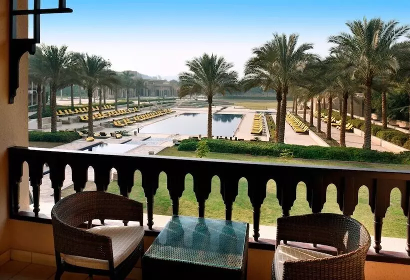 اتاق لوکس با چشم‌انداز باغ, Marriott Mena House, Cairo