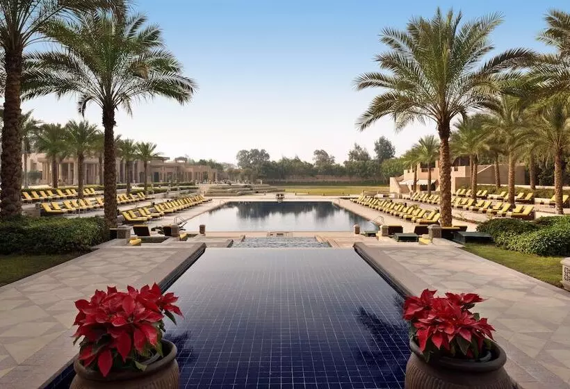 اتاق لوکس با چشم‌انداز باغ, Marriott Mena House, Cairo