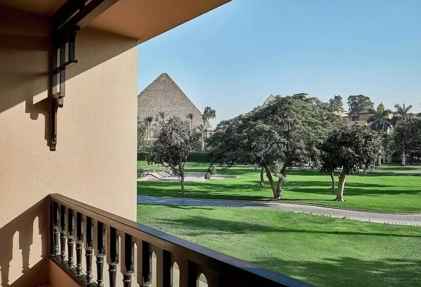 اتاق لوکس با چشم‌انداز, Marriott Mena House, Cairo